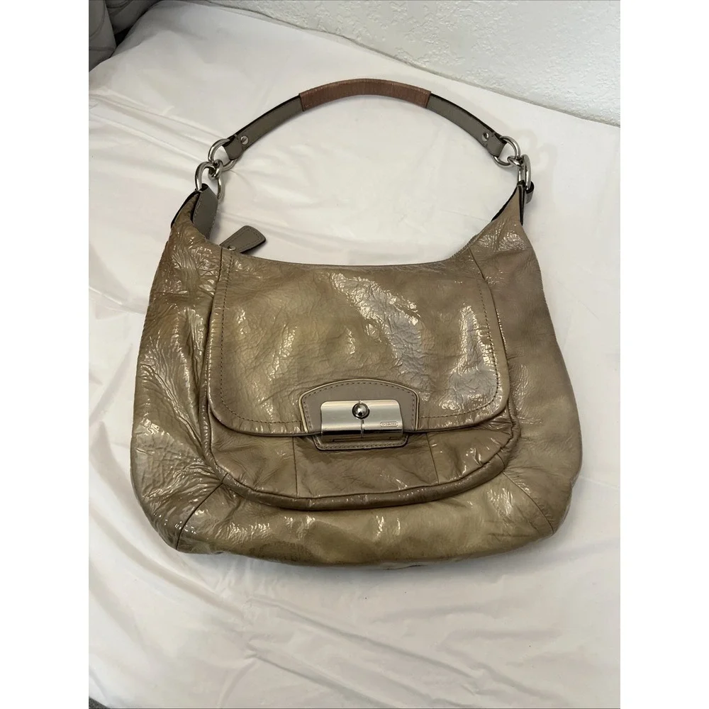 Coach Kristin Patent Leather‎ Hobo 19299 Shoulder Bag Purse Tan Taupe 13 X 10